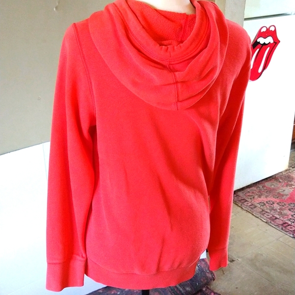 VGUC. Under Armor  hoodie with drawstring. - Picture 5 of 7